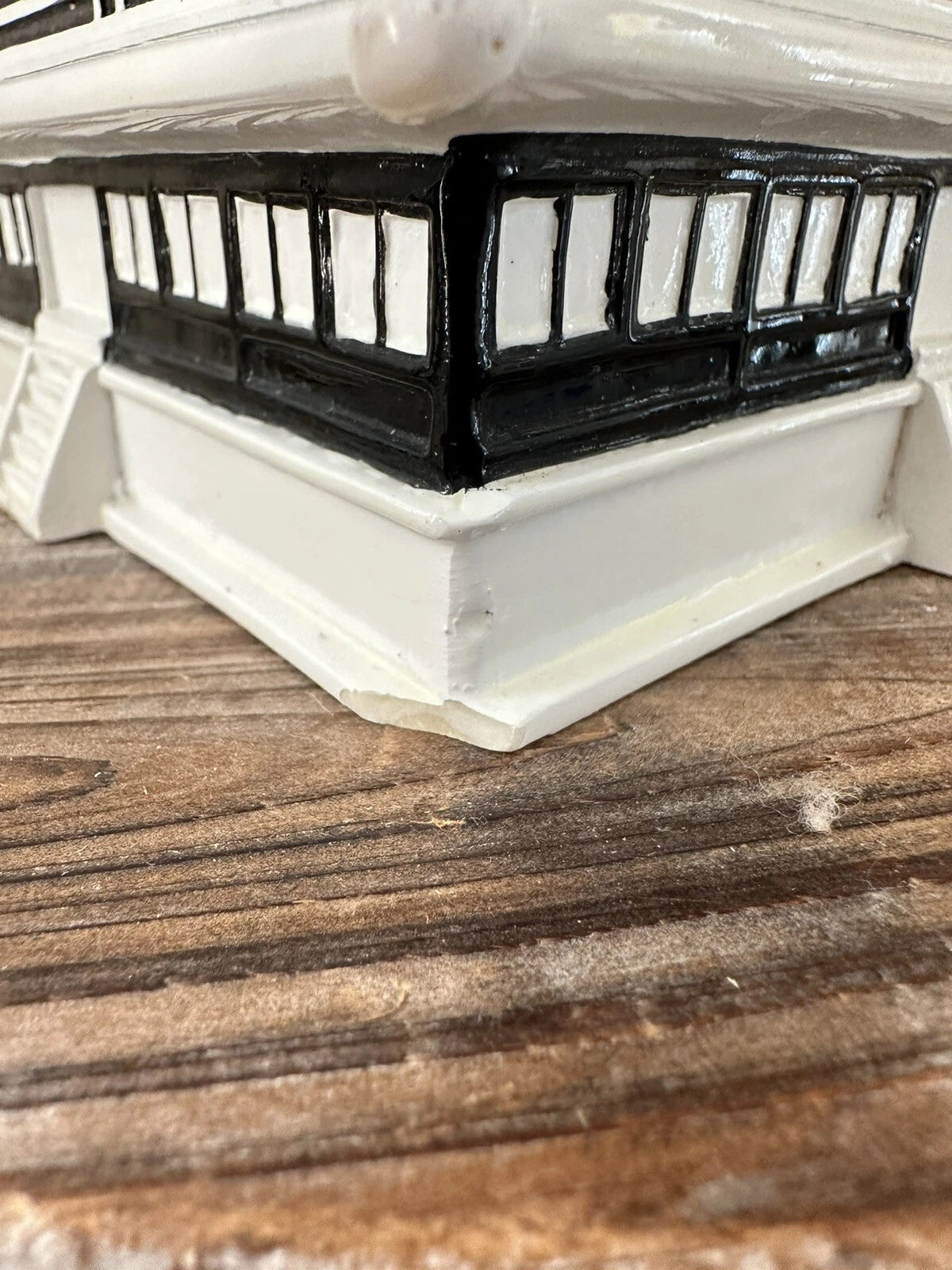 Crate & Barrel Black & White Pagoda Ceramic and Resin Tissue Box Holder | eBay