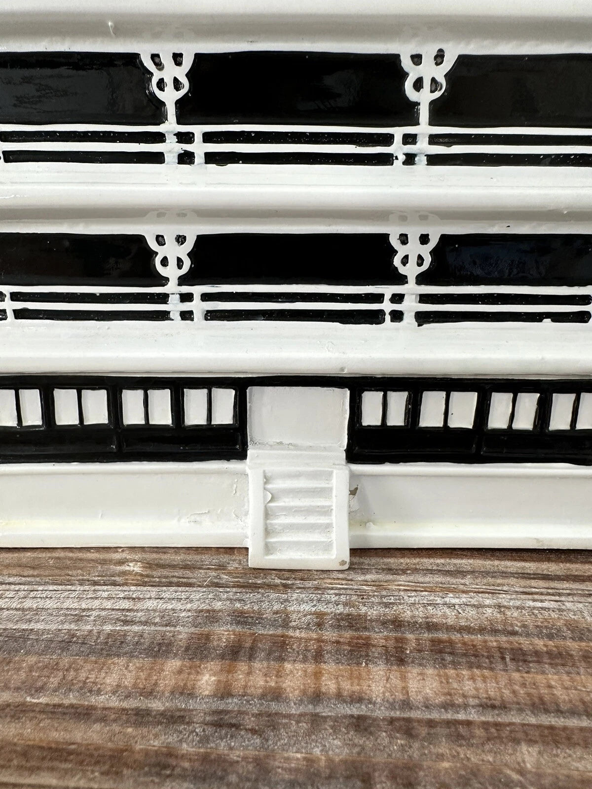 Crate & Barrel Black & White Pagoda Ceramic and Resin Tissue Box Holder | eBay