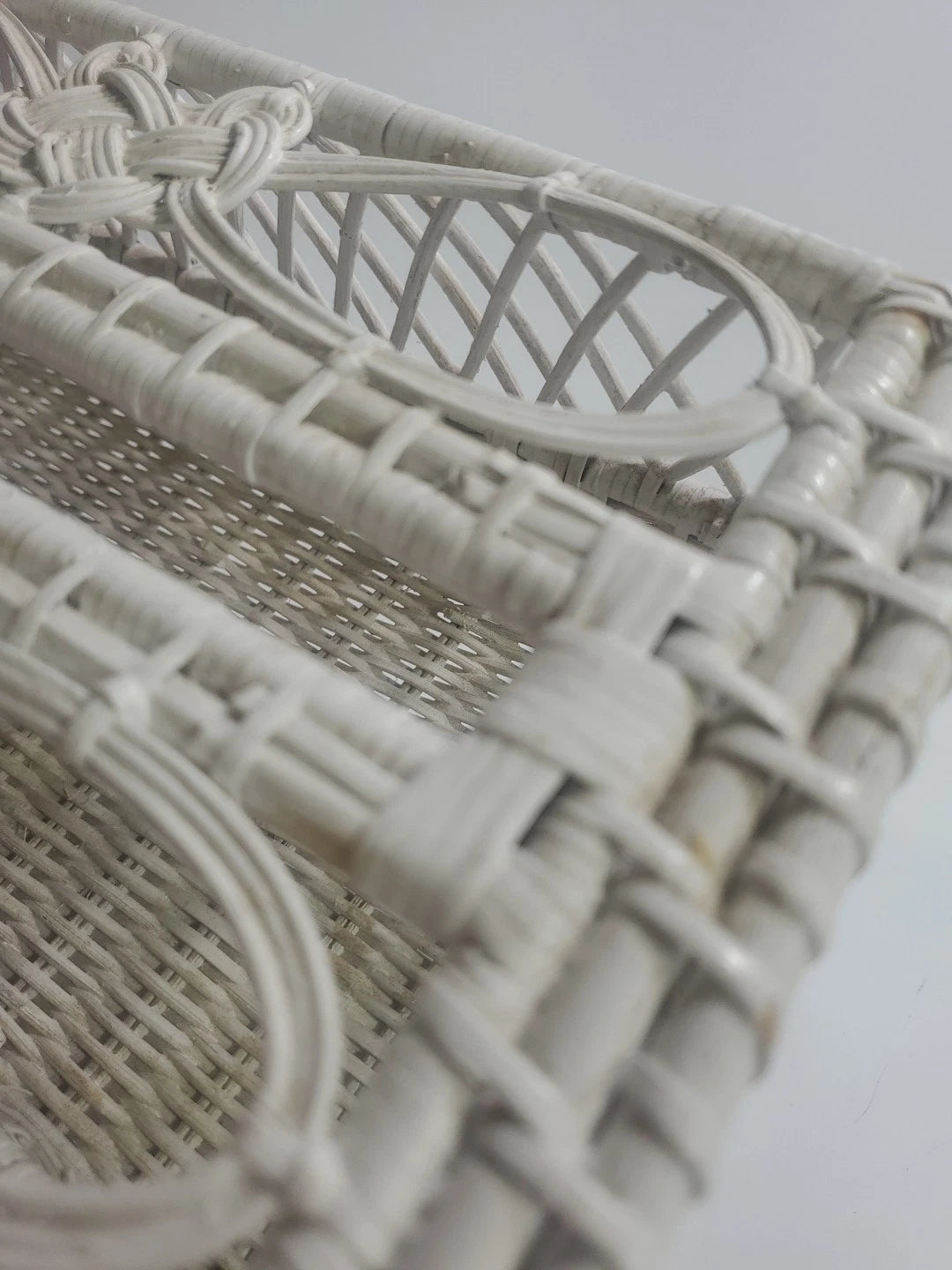 Vintage White Wicker Rattan Tissue Box Holder Cover Shabby Chic Cottage 10x5.5 | eBay