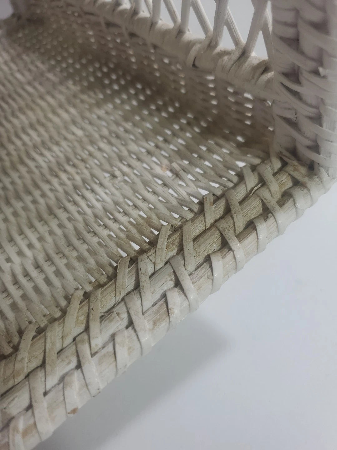 Vintage White Wicker Rattan Tissue Box Holder Cover Shabby Chic Cottage 10x5.5 | eBay