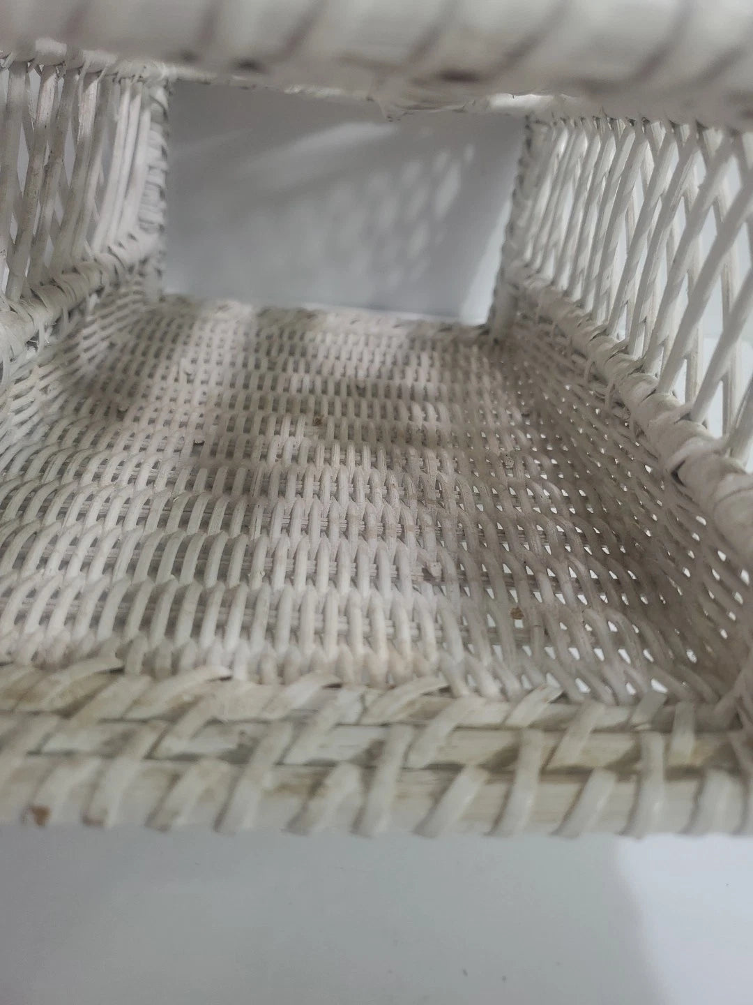 Vintage White Wicker Rattan Tissue Box Holder Cover Shabby Chic Cottage 10x5.5 | eBay