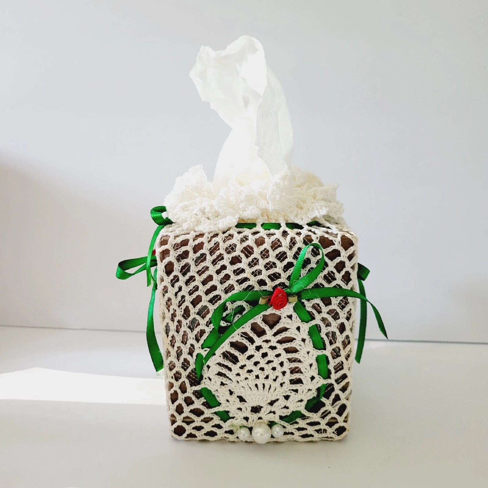 White Chrochet Tissue Box Cover With Roses Green Ribbon Holiday MCM BOHO | eBay