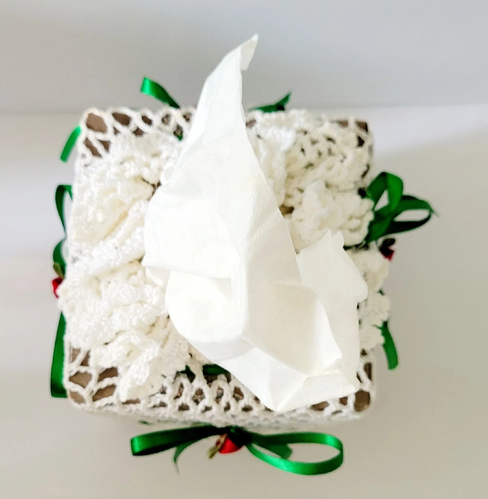 White Chrochet Tissue Box Cover With Roses Green Ribbon Holiday MCM BOHO | eBay