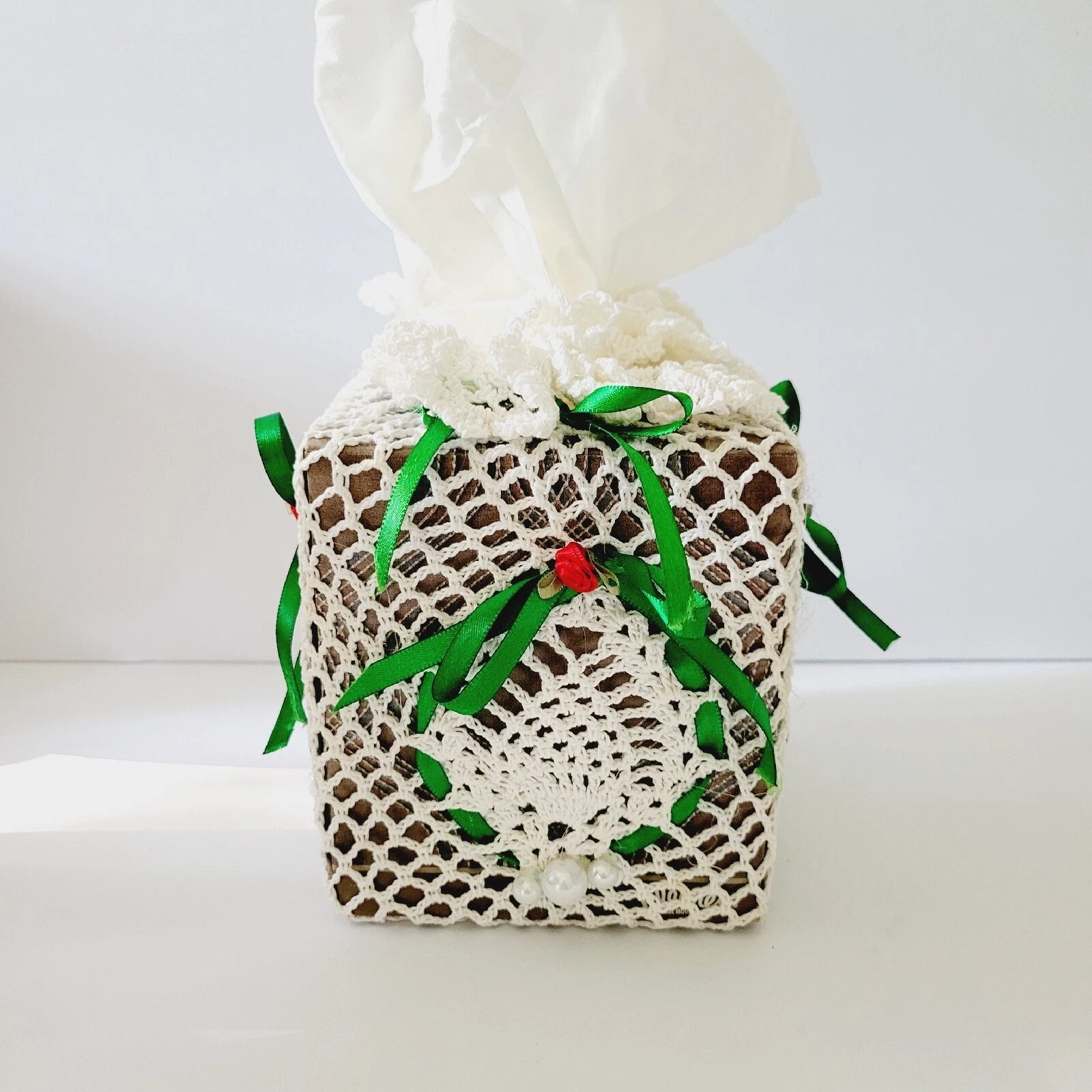 White Chrochet Tissue Box Cover With Roses Green Ribbon Holiday MCM BOHO | eBay