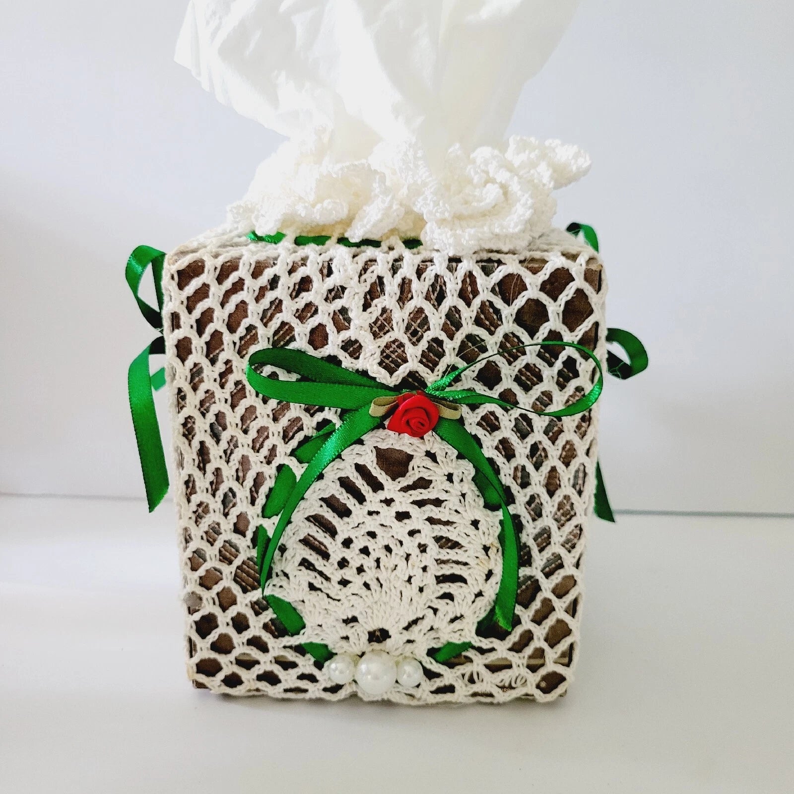 White Chrochet Tissue Box Cover With Roses Green Ribbon Holiday MCM BOHO | eBay