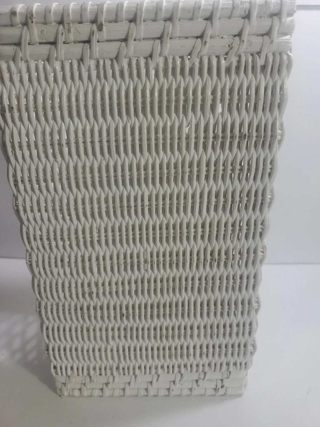 Vintage White Wicker Rattan Tissue Box Holder Cover Shabby Chic Cottage 10x5.5 | eBay