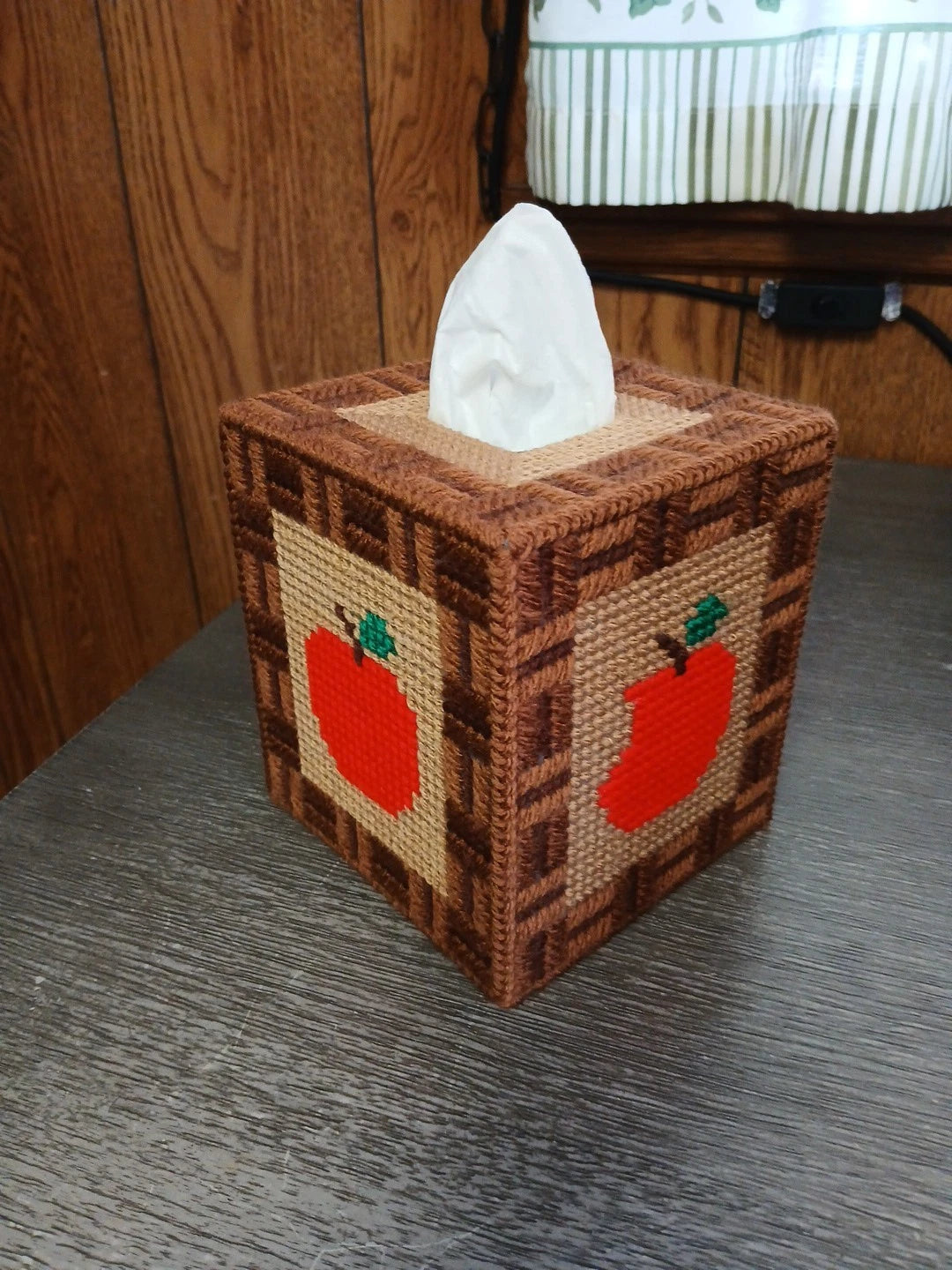 Apple Tissue Box Cover, Plastic Canvas | eBay