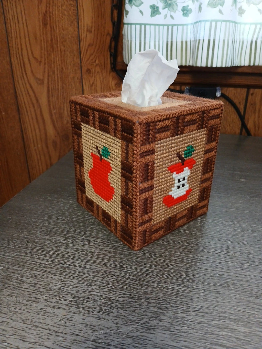 Apple Tissue Box Cover, Plastic Canvas | eBay
